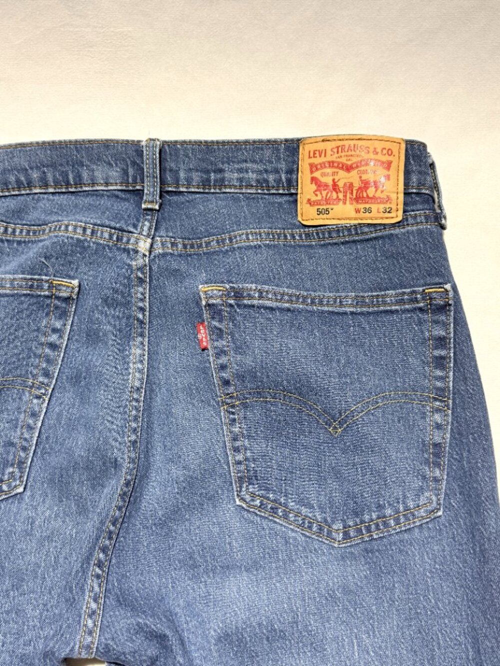 Levi's 505 Mens Jeans 36/32 Blue Classic 5 Pocket Straight Leg Mid-Rise Stretch